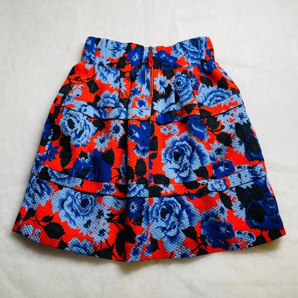 HD In Paris Anthropologie Red Blue Floral Tiered Festive Fit & Flare Skirt XS - Picture 9 of 10